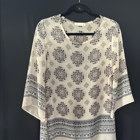 Hug Women's Cream and Black Patterned Top - Picture 3 of 7